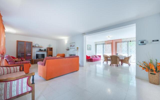 Apartment Dora
