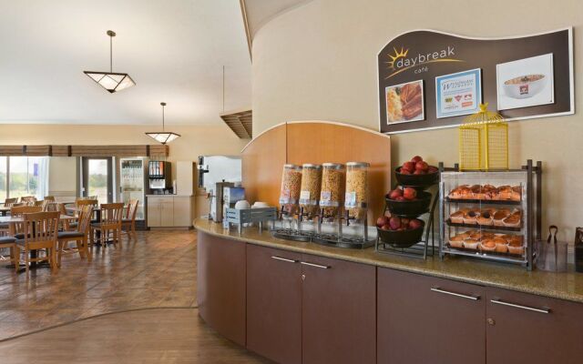 Days Inn & Suites Moncton