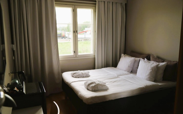 Hotelli Jokipuisto