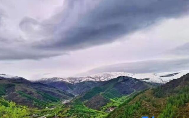 Wutaishan Huixinyuan Homestay (Zhenrongsi Branch)