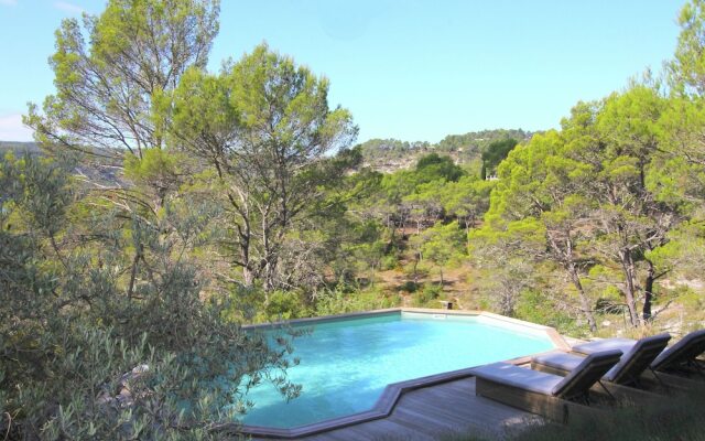 Child-friendly Holiday Home in Esparron-de-verdon