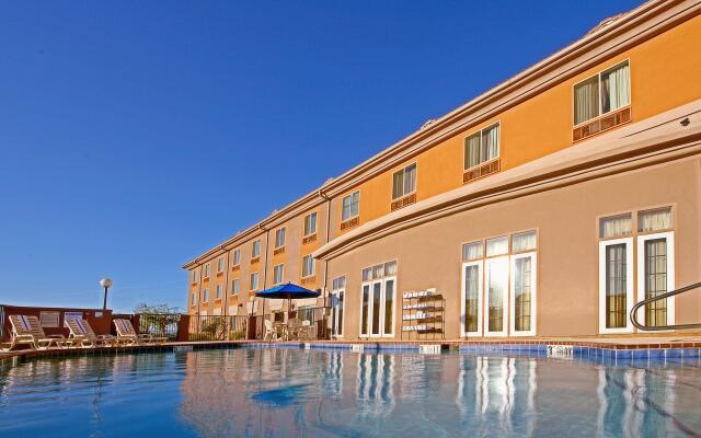 Holiday Inn Express & Suites Tucson by IHG