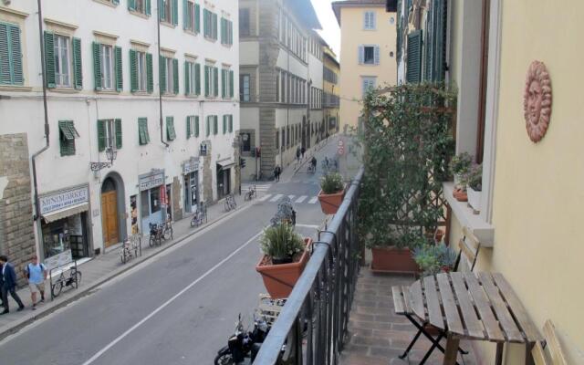 Luxury central flat river view