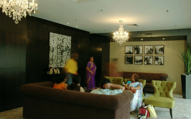 Hotel 81 Tristar