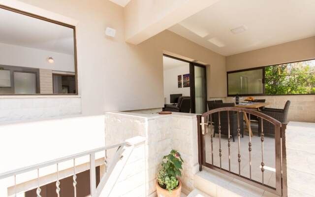 House Ruzmarin