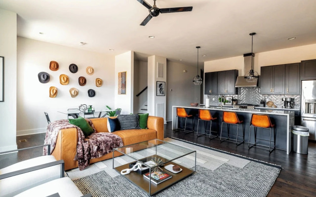 Cowboy Country - Private Rooftop With Hot Tub!