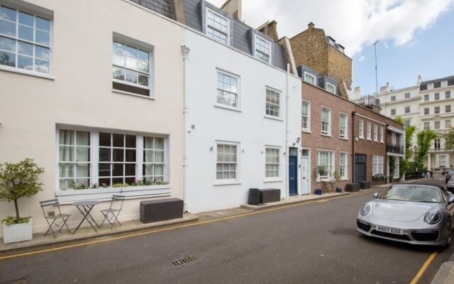 Stanhope Mews Apartment