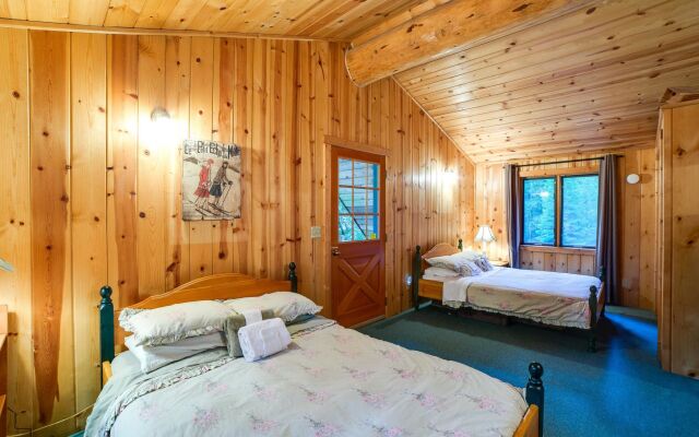 10SL Log Cabin at its Best!