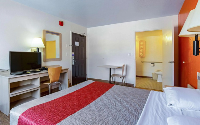 Motel 6 Palatine, IL - Chicago Northwest
