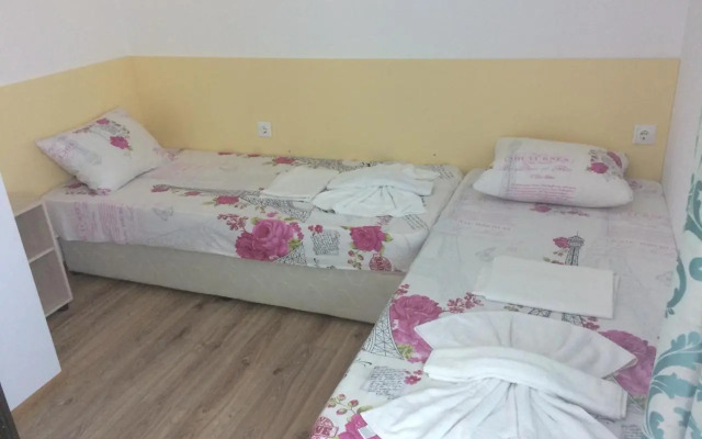 Villa Milagro Apartments