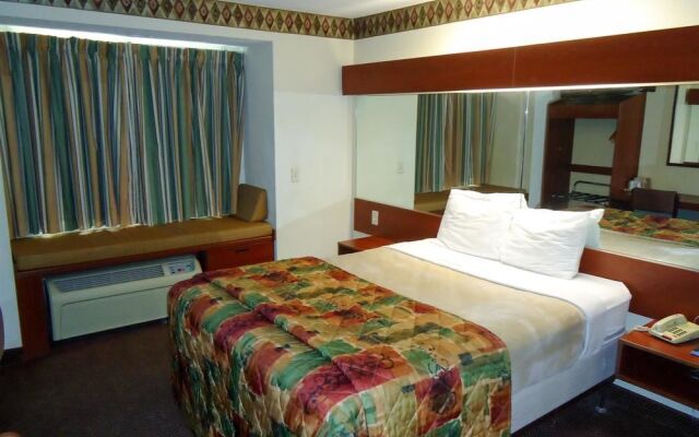Microtel Inn and Suites Brunswick