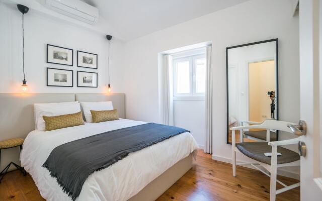 Chiado & Design Apartment
