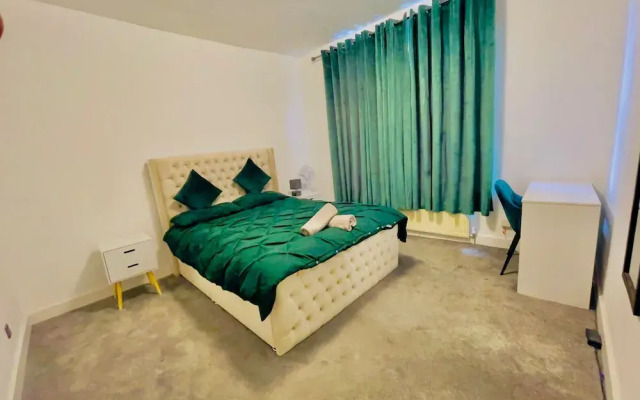 5bed-10 Guests-near City Centre-free Parking