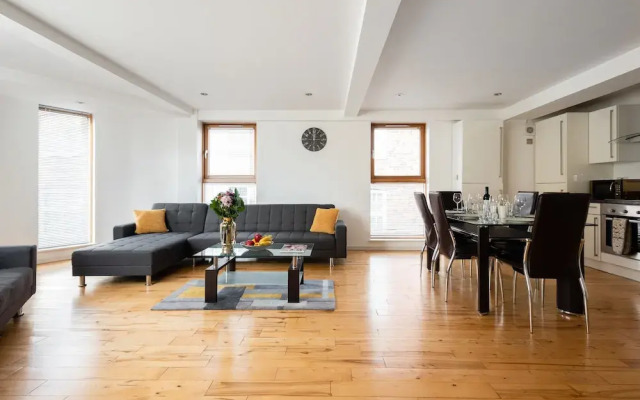 Platinum Apartment next to London Bridge 9995