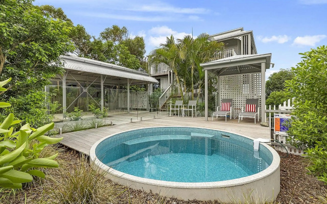 Enterprise St Prestigious Home with Breathtaking Views