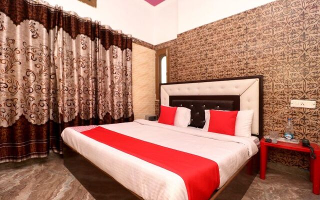 Oyo 24015 Kawal Residency