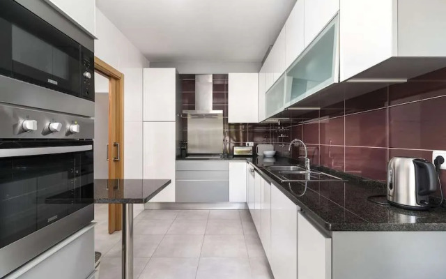 Tara Wright in Albufeira