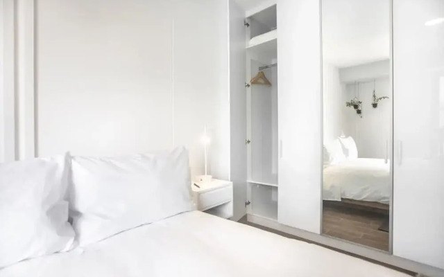 w Spacious 2BR in the Heart of Miraflores