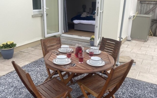 Beautiful 2 Bed Bungalow in Laugharne Situated