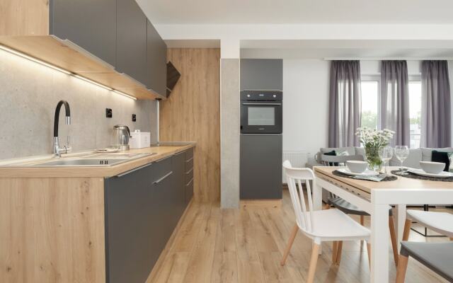 Kapitański Mostek by Renters