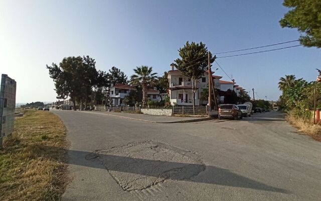 Zennova #22 Nikiti Sea Side House