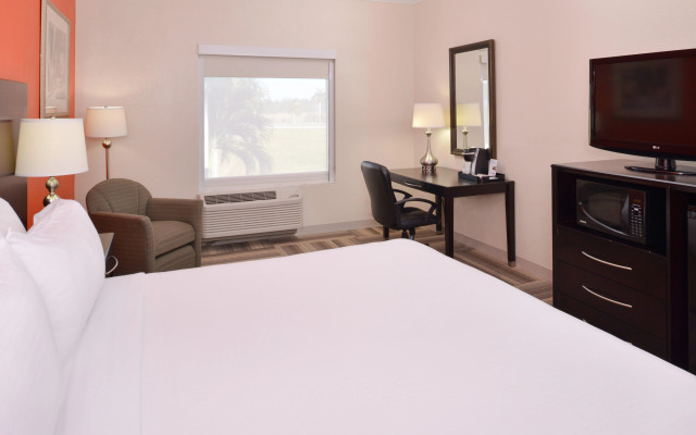 Holiday Inn Express & Suites Florida City by IHG