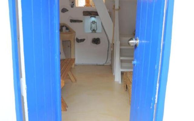 Dandy on the beach Fisherman's House - By the Sea