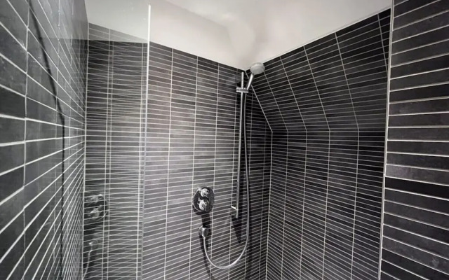 Small Boulder Comfortable Vacation Home