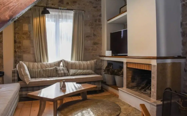 Secluded Mountain Refuge - Theonimfi Paradise Gem