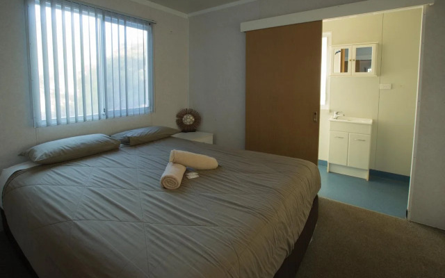 Drummond Cove Holiday Park Home