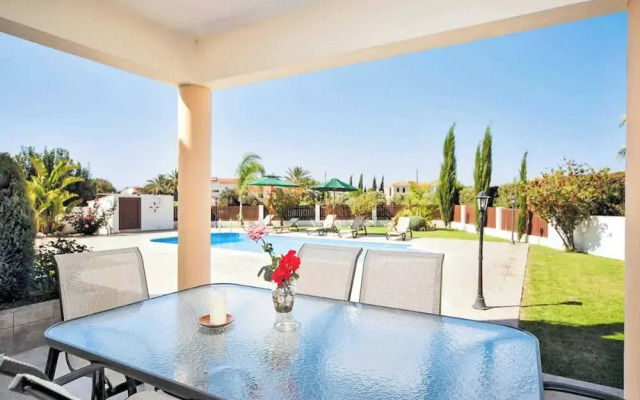 Villa Melody Latchi