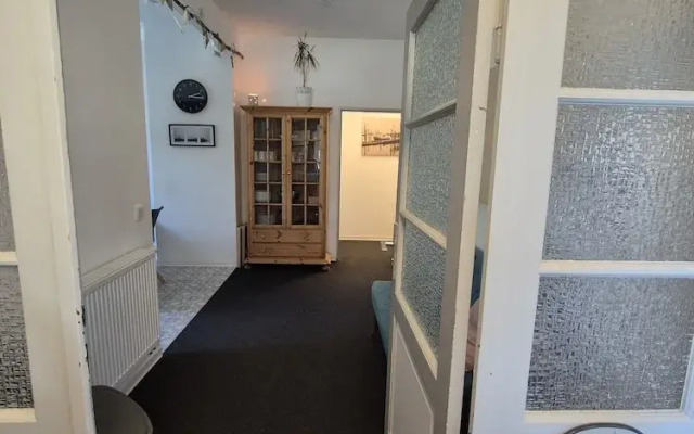 bed & Kitchen