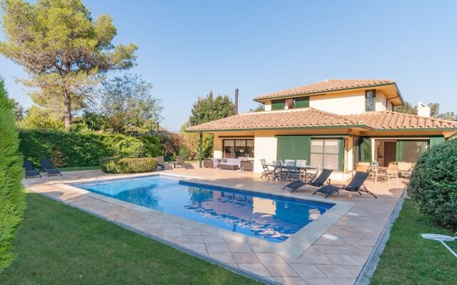 Modern Villa in Navata Catalonia With Swimming Pool