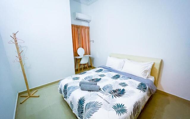 Tupai Mas Semi-D by LOUIS