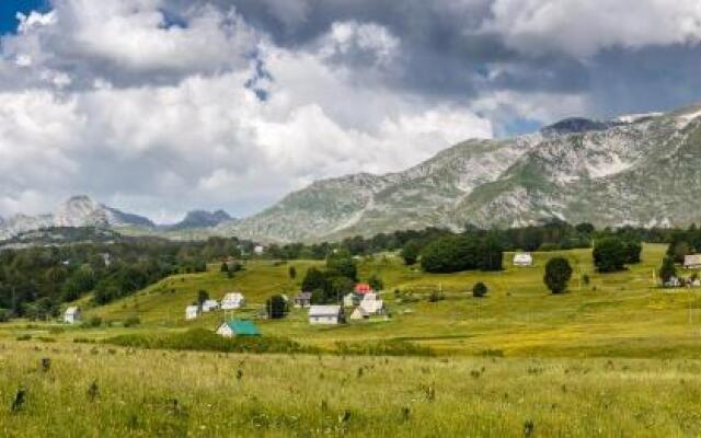 Eco Village Highlander