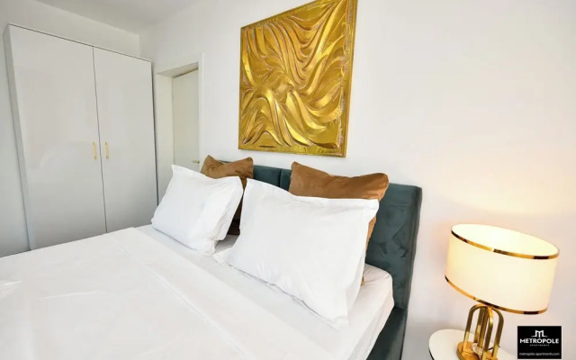 Metropole Apartments Central City
