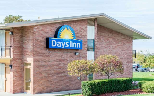 Days Inn by Wyndham Niles