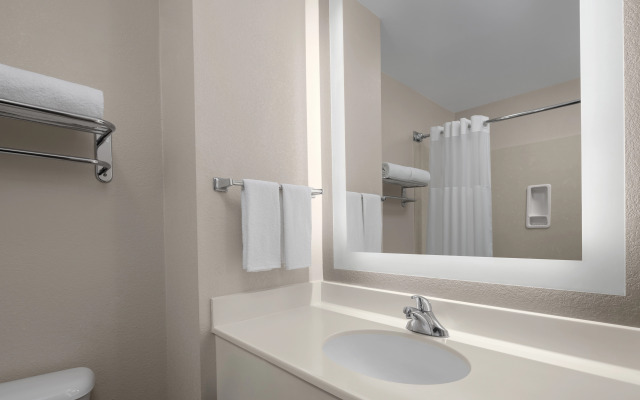 Larkspur Landing Extended Stay Suites Campbell