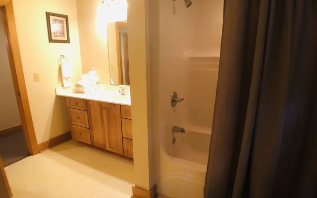 Briarstone Lodge Condo 13D - Two Bedroom Condo
