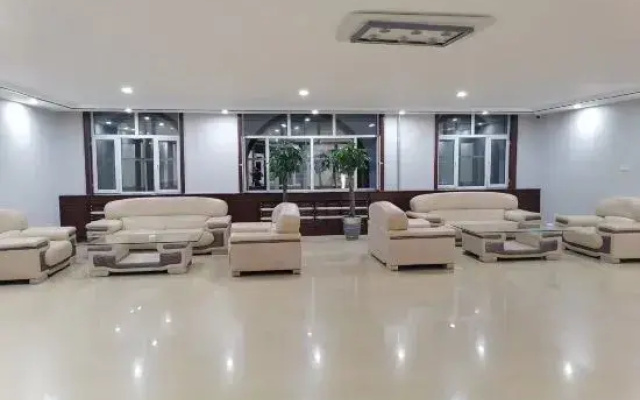 Oriental Pearl Hotel