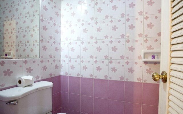 NIDA Rooms Talat Yot Night Market