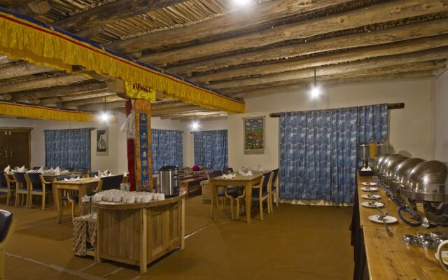 Pangong Retreat Camp