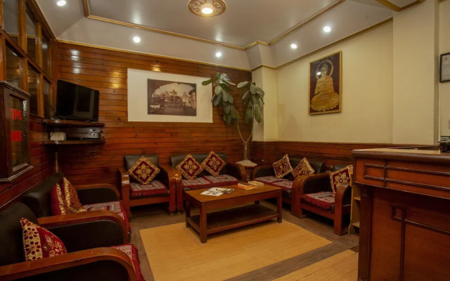 OYO 169 Hotel Cosmic