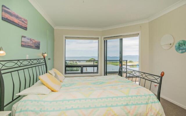 The Glass House - Kuaotunu Holiday Home