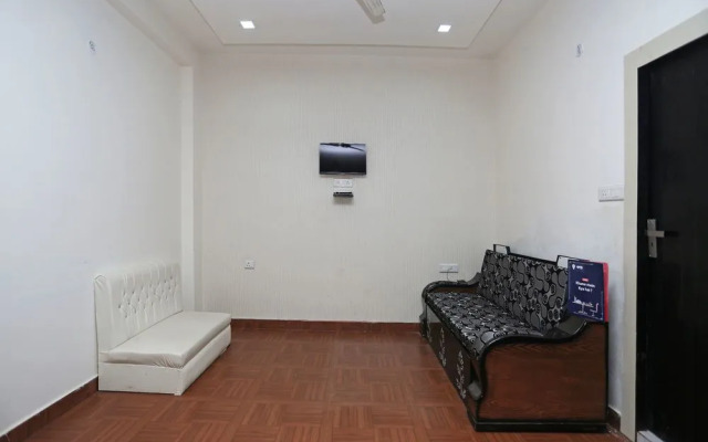 OYO 10536 Hotel Raj Rani