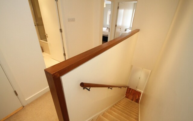 Grand Canal Quay - 3 BR Apartment