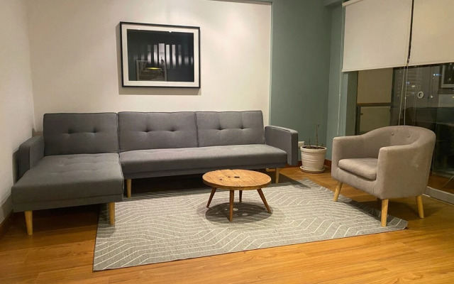 Lovely 2BR with Balcony in Miraflores