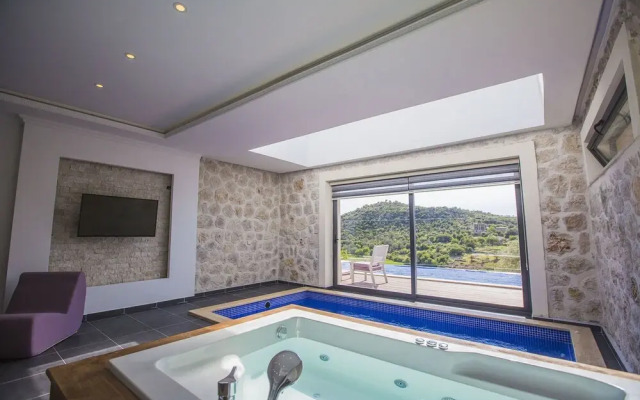 Villa Balayi by Akdenizvillam