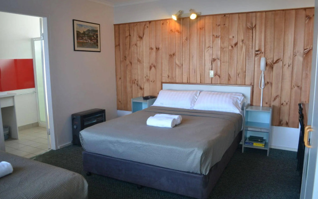 Hobart Tower Motel