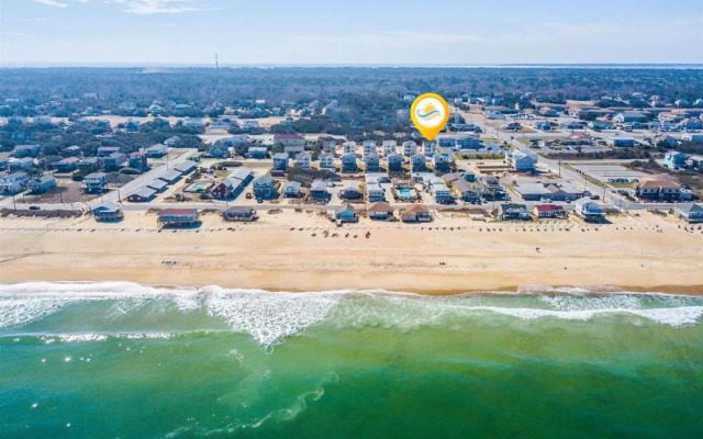 4059 - Bikinis & Martinis